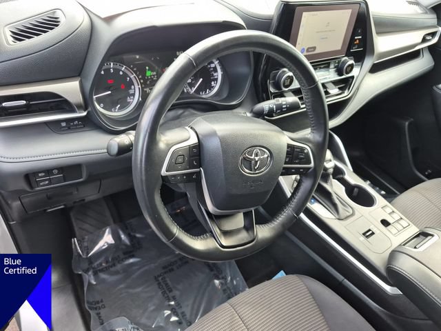 Used 2024 Toyota Highlander LE FWD image 16