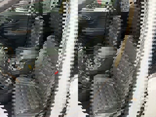 Used 2023 GMC Acadia Denali w/ Denali Technology Package image 8