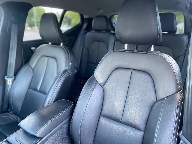Used 2022 Volvo XC40 T5 Momentum AWD/4WD image 11