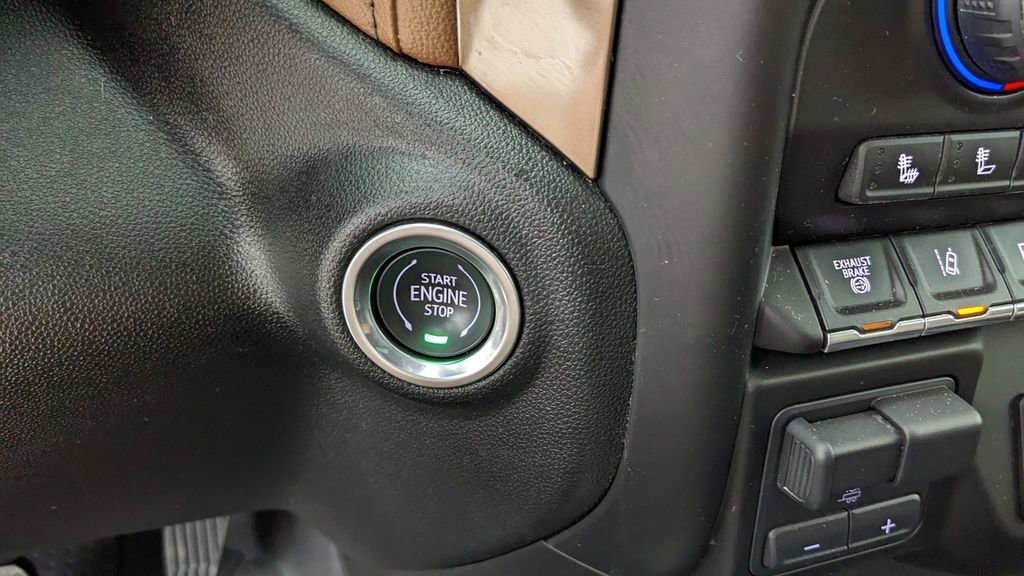 Used 2021 Chevrolet Silverado 3500 High Country image 31