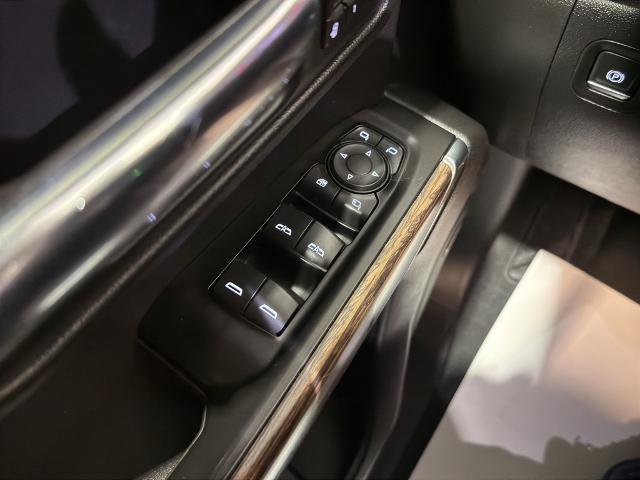 Used 2019 Chevrolet Silverado 1500 High Country w/ Technology Package image 15