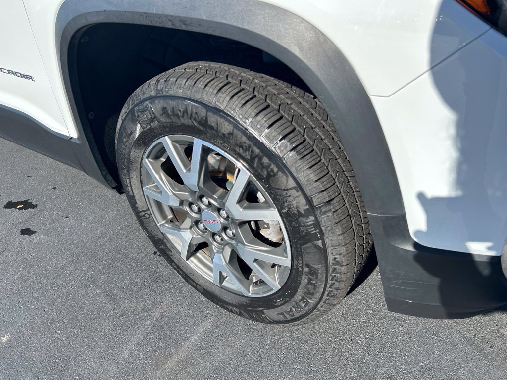 Used 2023 GMC Acadia SLE w/ Driver Convenience Package FWD image 24