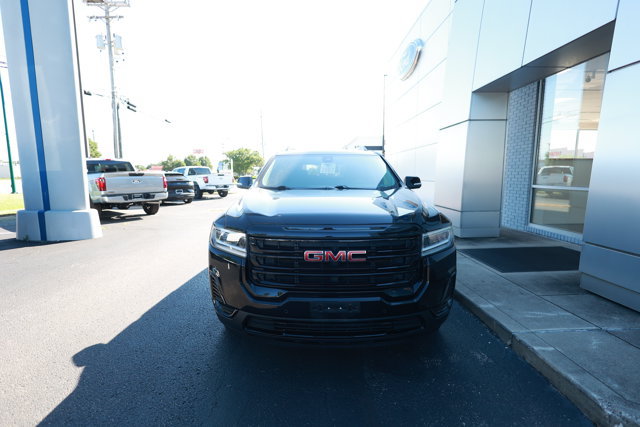 Used 2023 GMC Acadia SLE w/ Driver Convenience Package FWD image 3