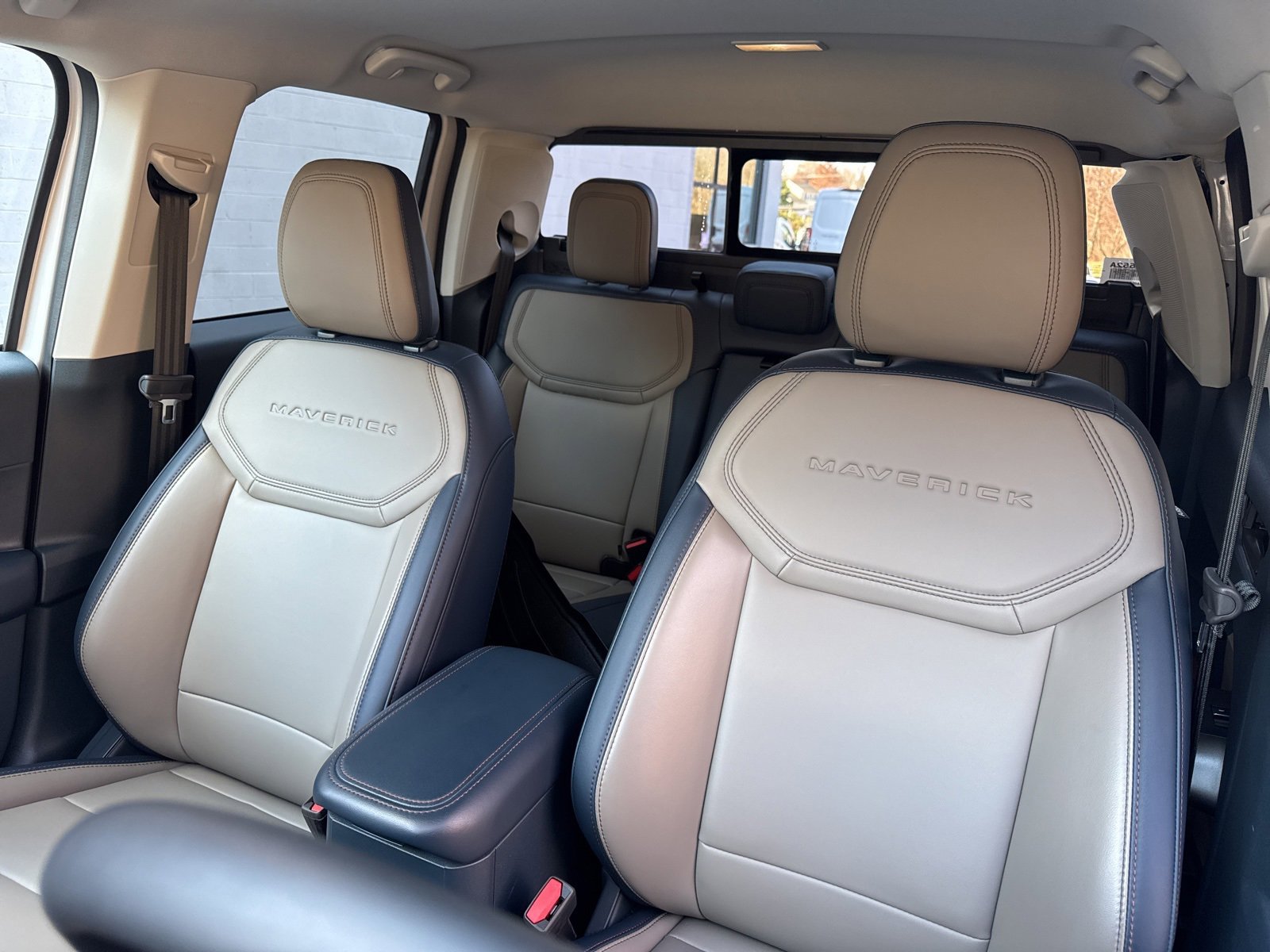 Certified 2025 Ford Maverick Lariat w/ 4K Tow Package image 27