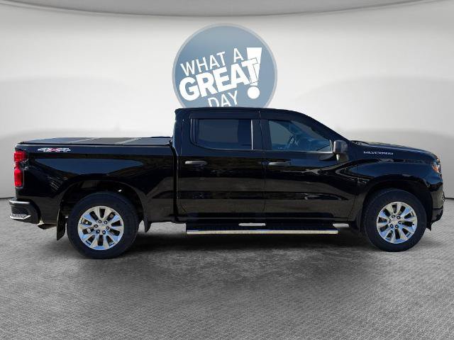 Used 2024 Chevrolet Silverado 1500 Custom AWD/4WD image 2