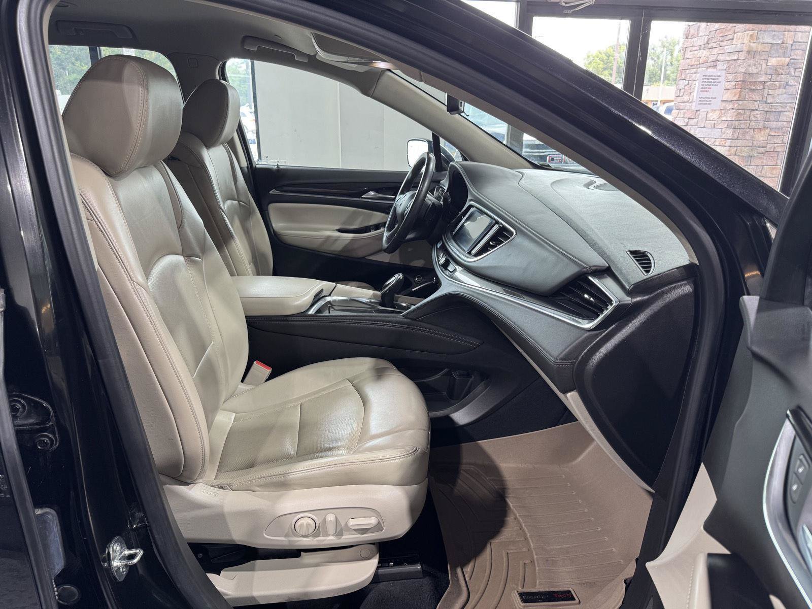 Used 2018 Buick Enclave Premium w/ LPO, Hit The Road Package AWD/4WD image 23