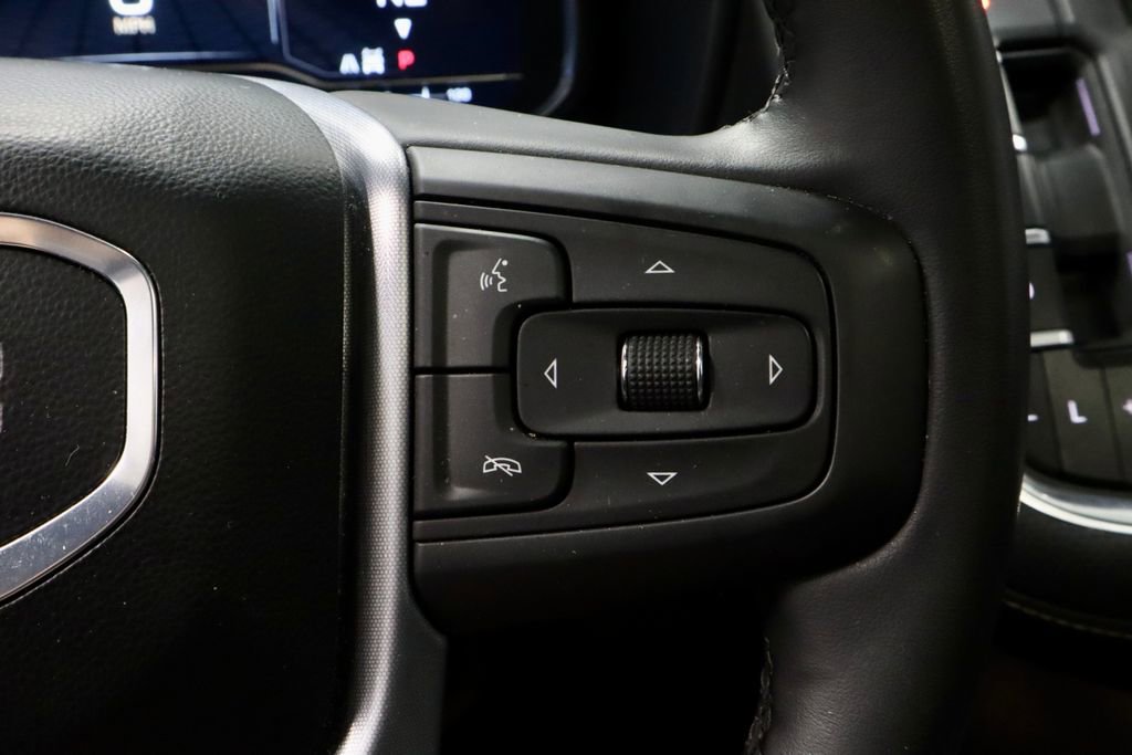 Used 2024 GMC Yukon SLT w/ SLT Luxury Package AWD/4WD image 32