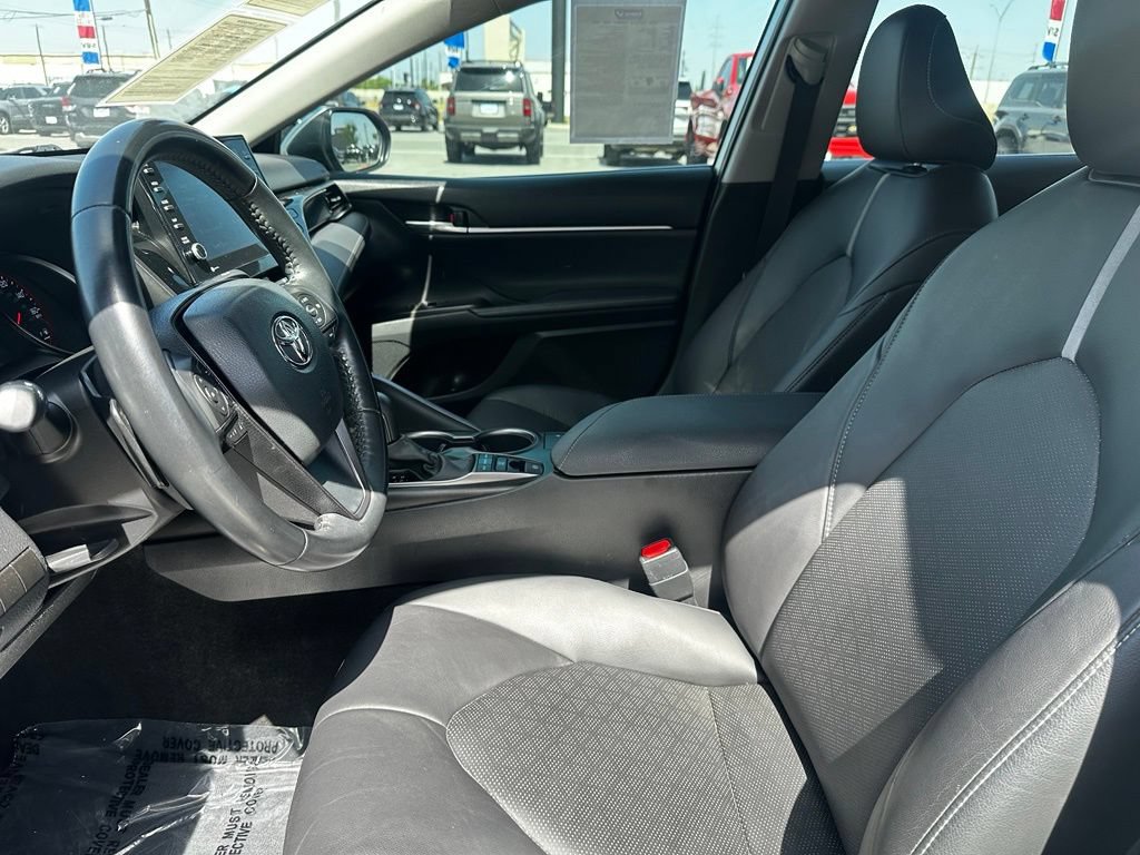 Used 2022 Toyota Camry XSE FWD image 16