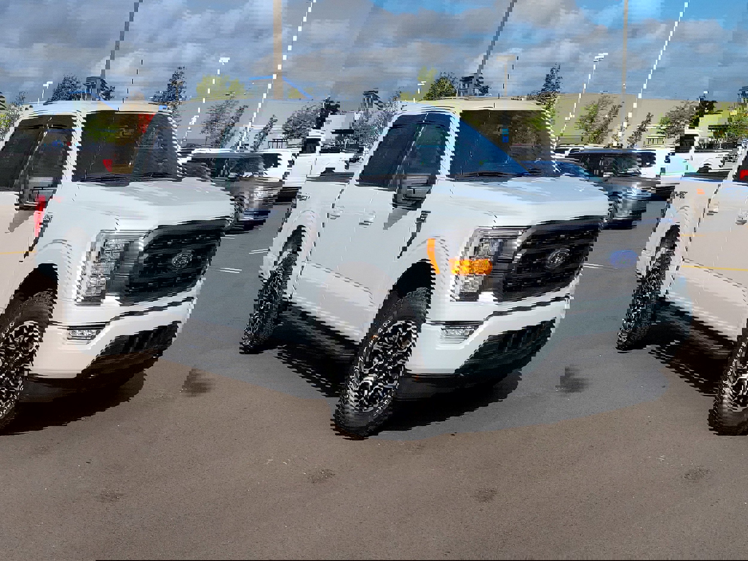 Certified 2022 Ford F150 XLT w/ Equipment Group 302A High image 5