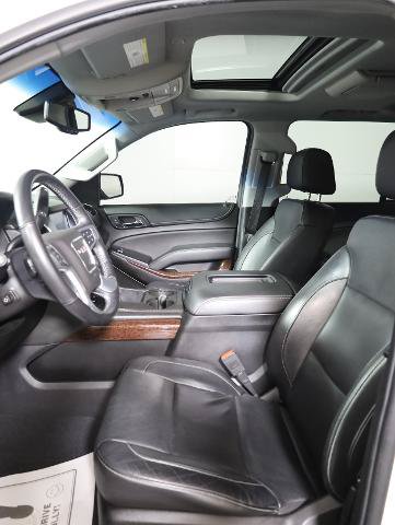 Used 2019 GMC Yukon SLT w/ Graphite Performance Edition AWD/4WD image 7
