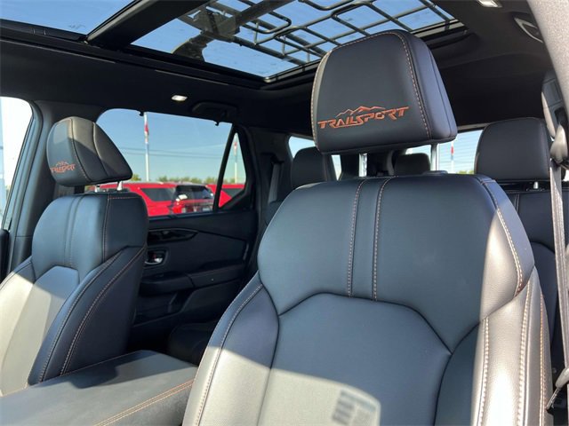 Used 2025 Honda Pilot TrailSport image 25