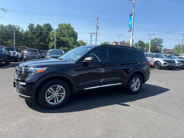 Certified 2020 Ford Explorer XLT w/ Equipment Group 202A AWD/4WD image 3
