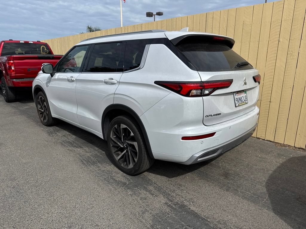 Used 2024 Mitsubishi Outlander SEL FWD image 3