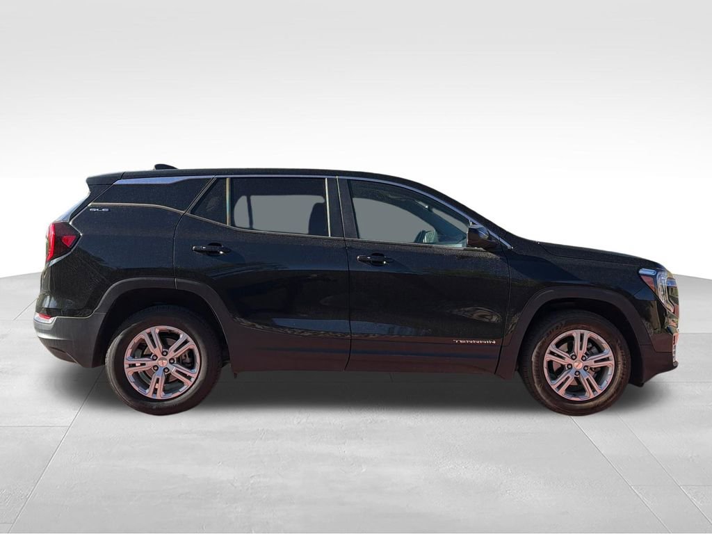Used 2024 GMC Terrain SLE AWD/4WD image 8