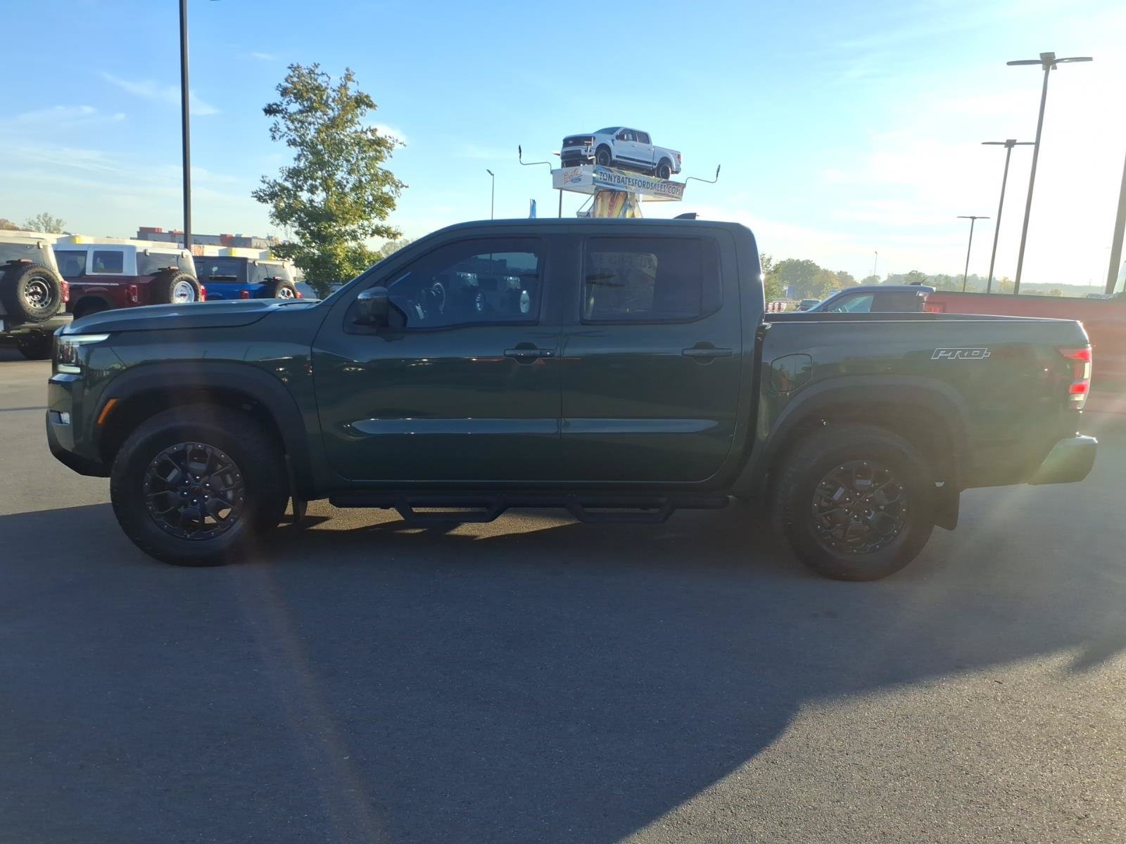 Used 2023 Nissan Frontier PRO-4X w/ Pro-4X Premium Package AWD/4WD image 6