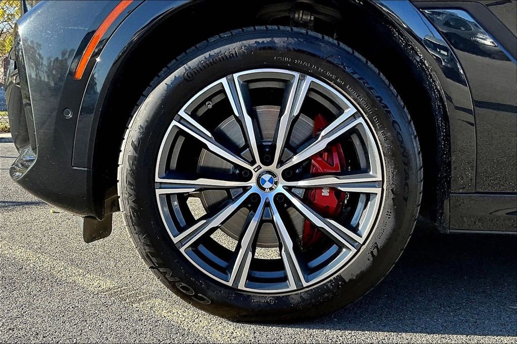Used 2022 BMW X6 xDrive40i w/ M Sport Package AWD/4WD image 9
