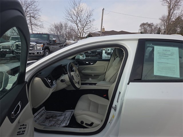 Used 2019 Volvo S60 T5 Momentum w/ Premium Package image 20