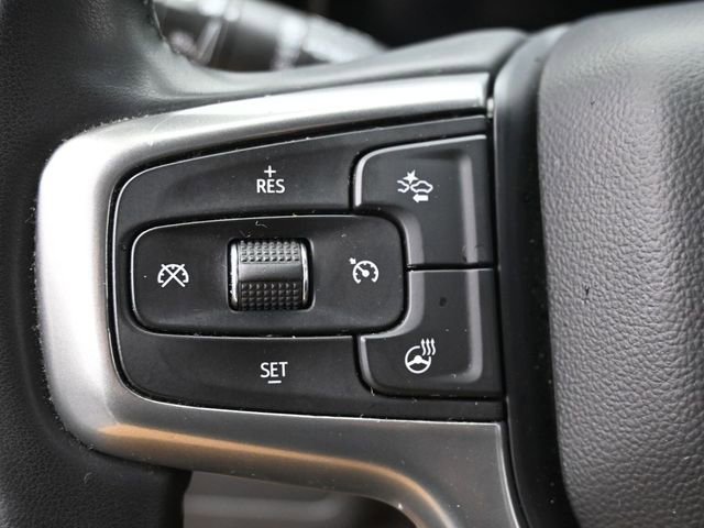 Used 2023 Chevrolet Suburban Premier image 17