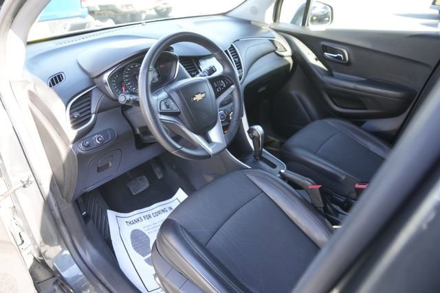 Used 2017 Chevrolet Trax LT w/ LT Convenience Package image 8
