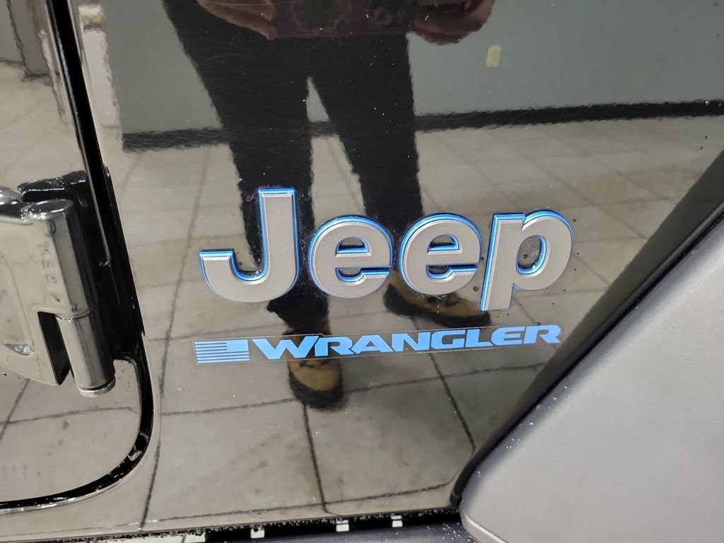 Used 2024 Jeep Wrangler Unlimited Rubicon 4xe AWD/4WD image 32