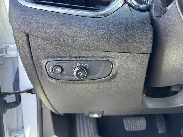 Used 2023 Chevrolet Equinox LT w/ Driver Convenience Package image 14