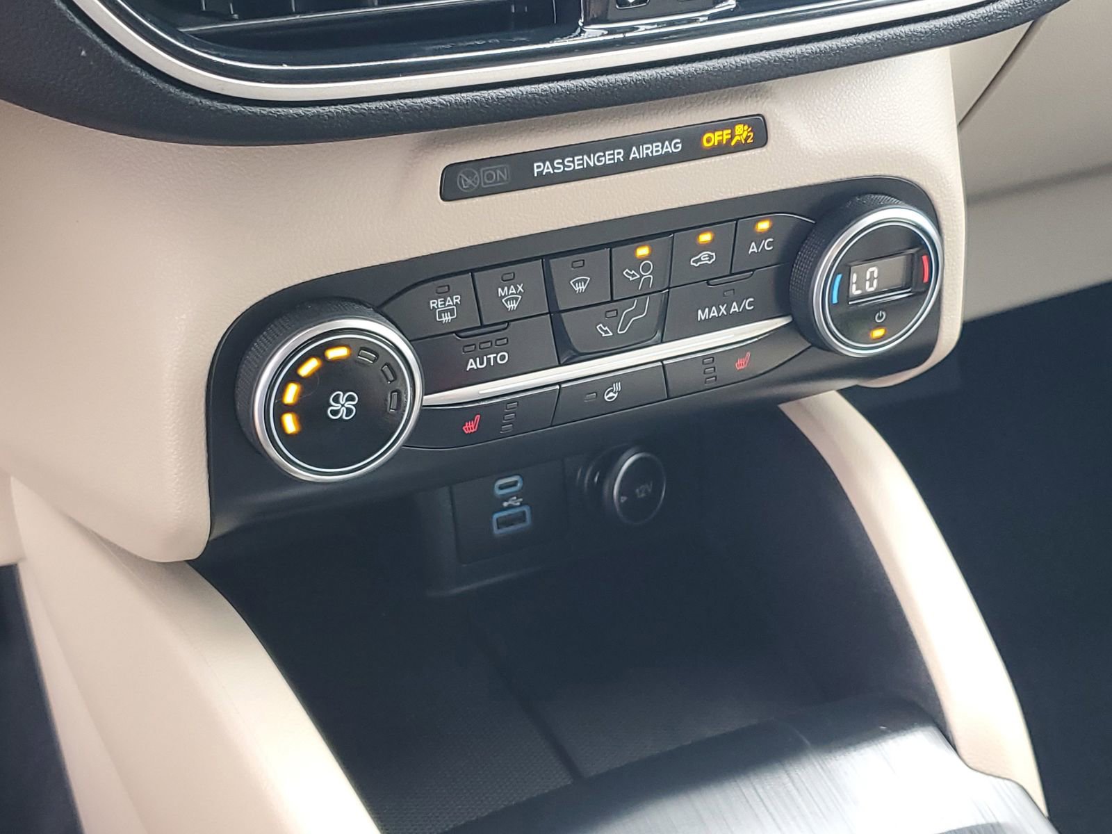 Certified 2020 Ford Escape SEL FWD image 27