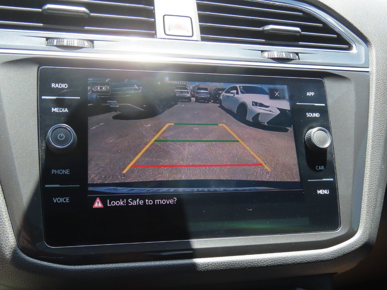 Used 2022 Volkswagen Tiguan SE R-Line AWD/4WD image 32