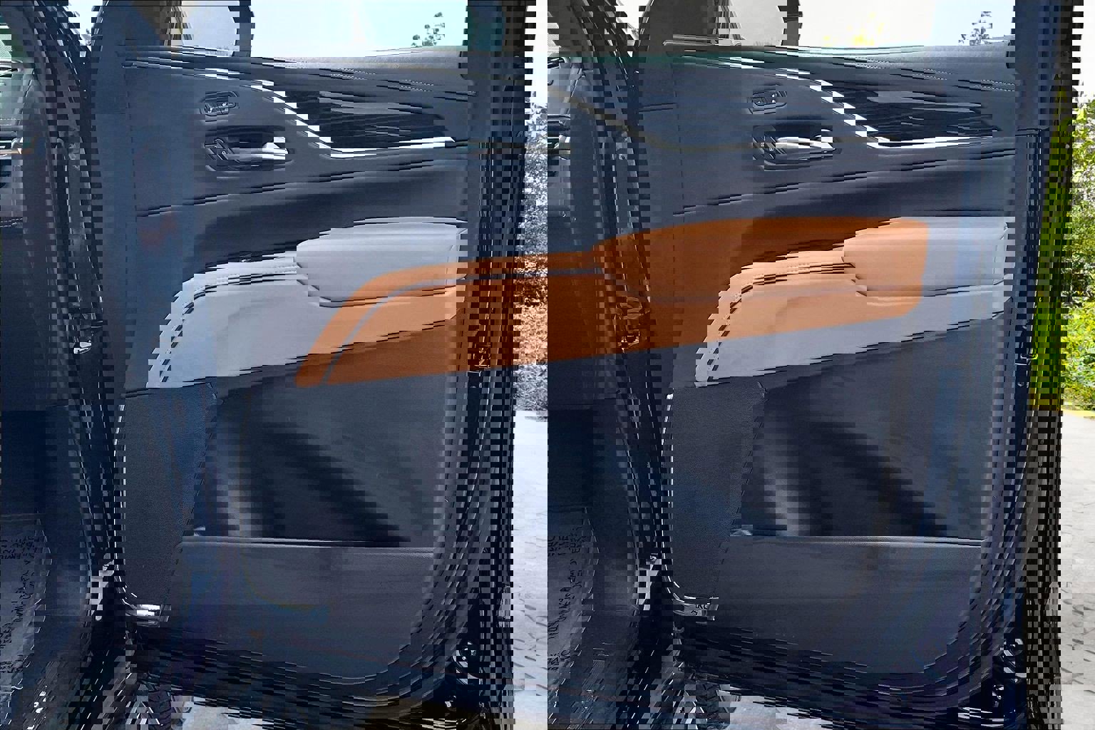 Used 2023 Cadillac Escalade Premium Luxury image 24