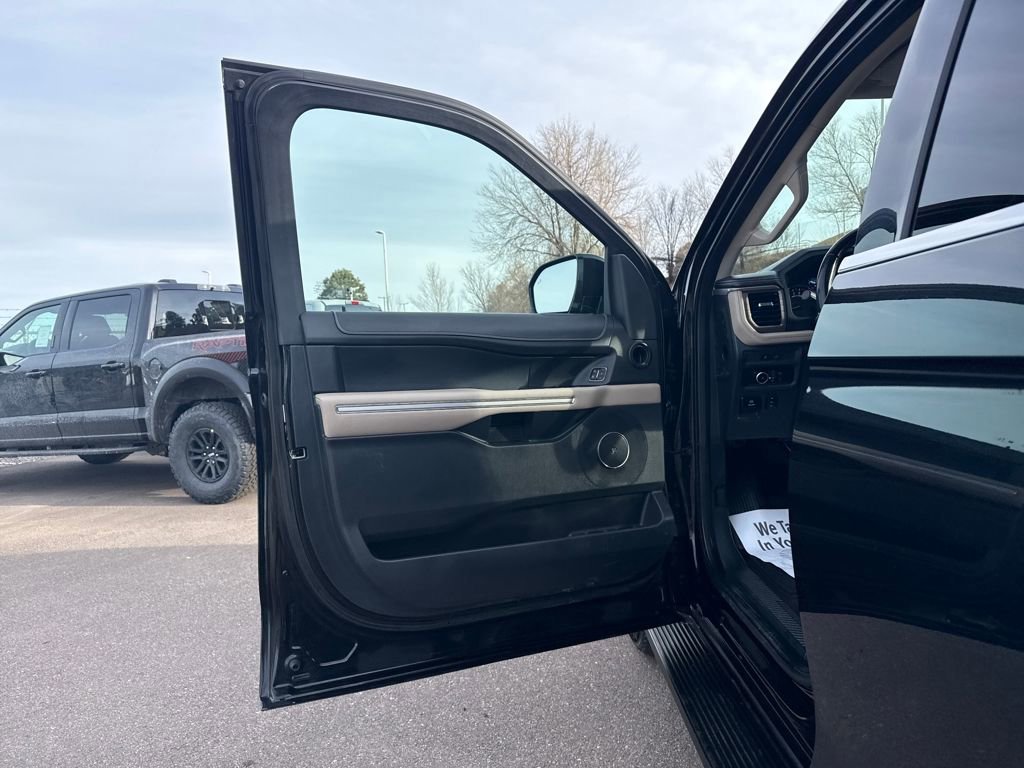 Certified 2023 Ford Expedition Max Limited image 9