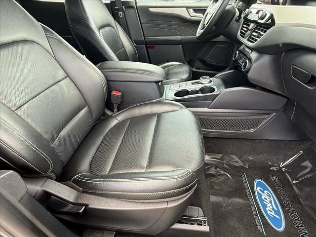 Certified 2022 Ford Escape SEL image 11