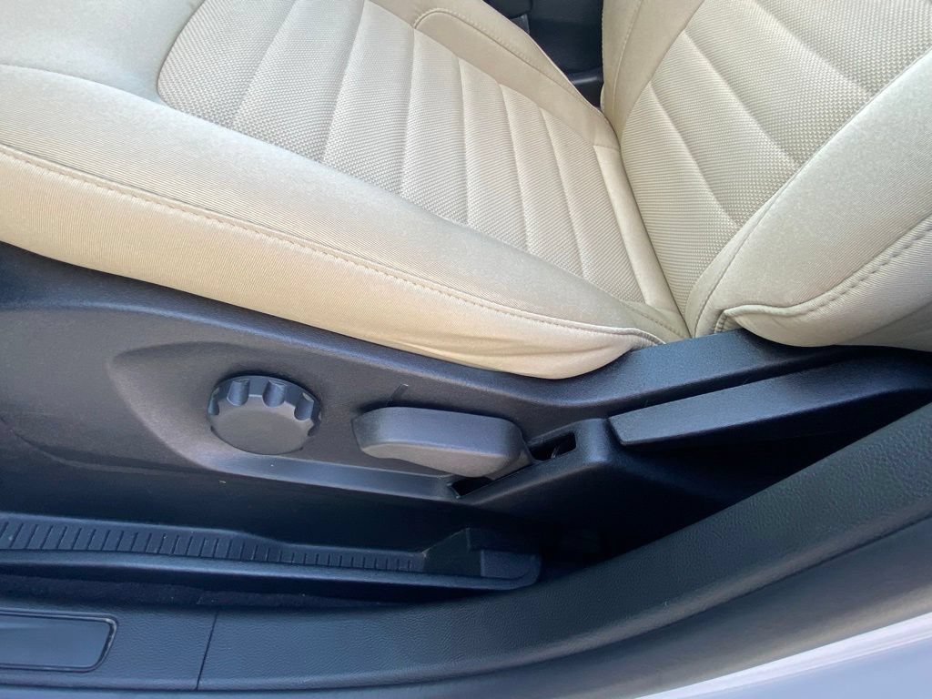 Certified 2021 Ford Edge SE FWD image 10