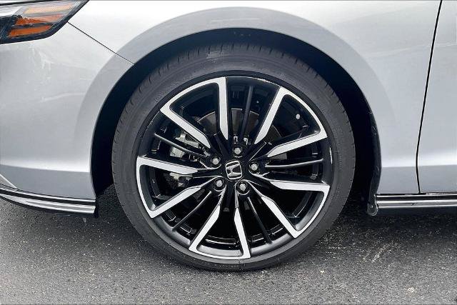 Used 2025 Honda Accord Touring image 9