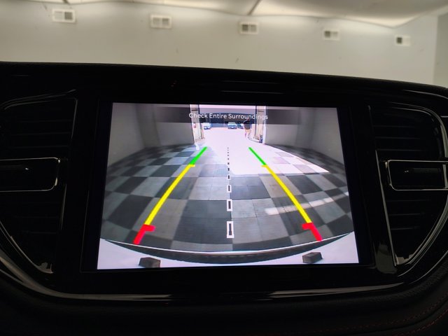 Used 2025 Dodge Durango GT AWD/4WD image 4