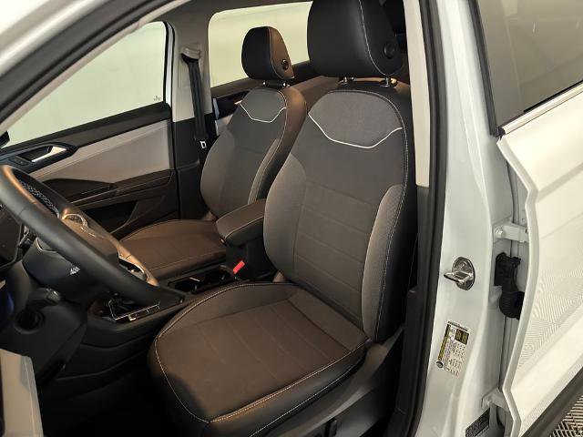 Used 2024 Volkswagen Taos SE FWD image 17