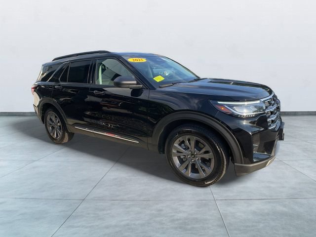 Certified 2025 Ford Explorer Active w/ Active Comfort Package AWD/4WD image 8