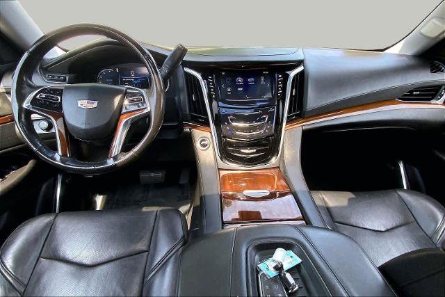 Used 2020 Cadillac Escalade Luxury w/ Escalade Sport Edition AWD/4WD image 16