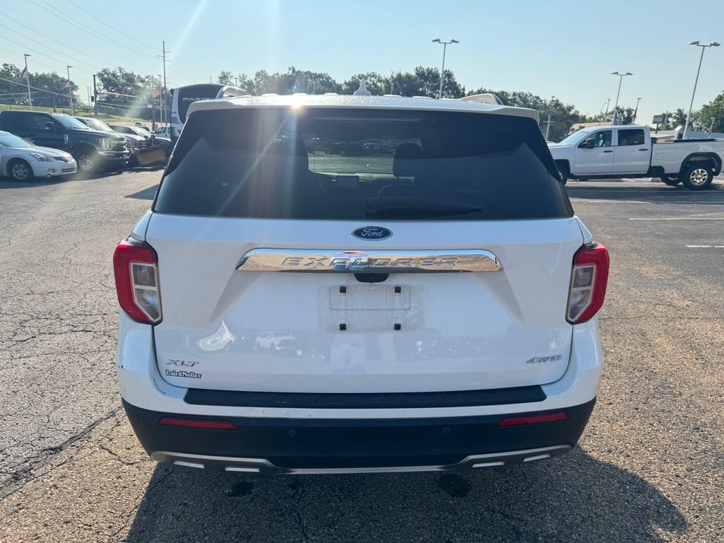 Certified 2022 Ford Explorer XLT w/ Equipment Group 202A AWD/4WD image 6