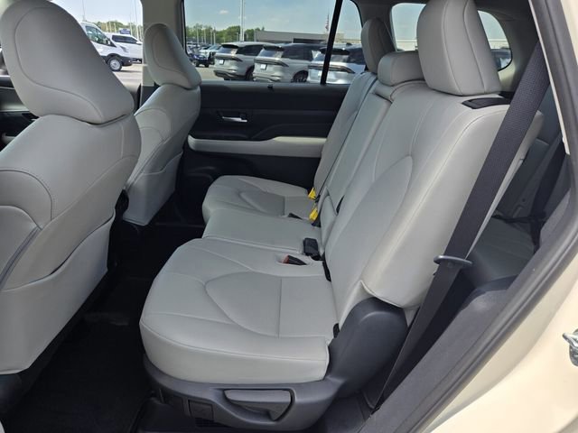 Used 2024 Toyota Grand Highlander XLE image 11