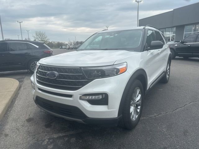 Certified 2021 Ford Explorer XLT w/ Equipment Group 202A AWD/4WD image 2