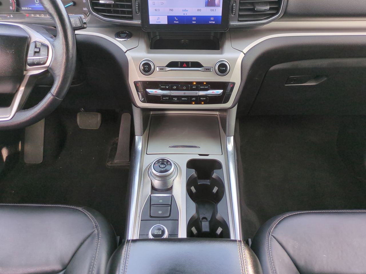 Certified 2022 Ford Explorer XLT w/ Equipment Group 202A AWD/4WD image 18
