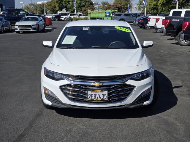 Used 2025 Chevrolet Malibu LT FWD image 2