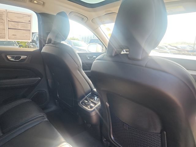 Used 2022 Volvo XC60 B5 Inscription w/ Climate Package AWD/4WD image 28