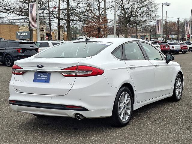 Certified 2017 Ford Fusion SE w/ Fusion SE Technology Package image 4