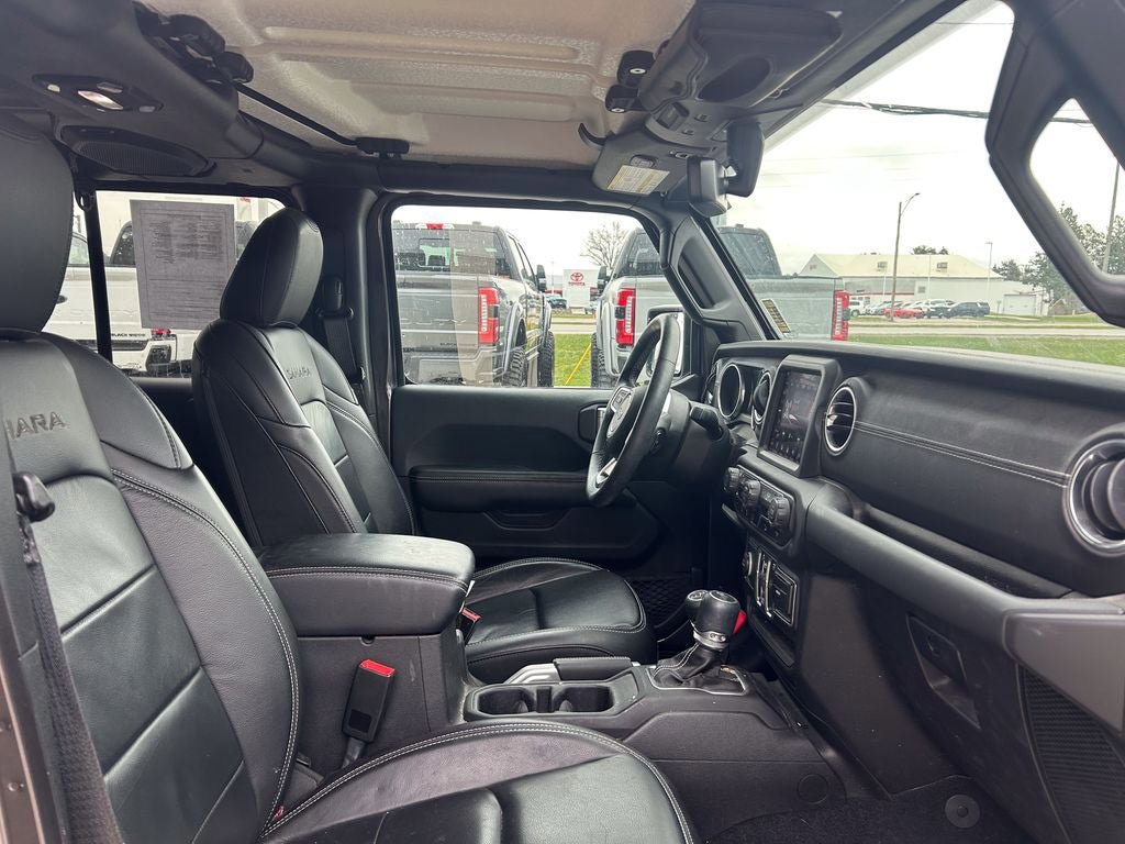 Used 2018 Jeep Wrangler Unlimited Sahara AWD/4WD image 17