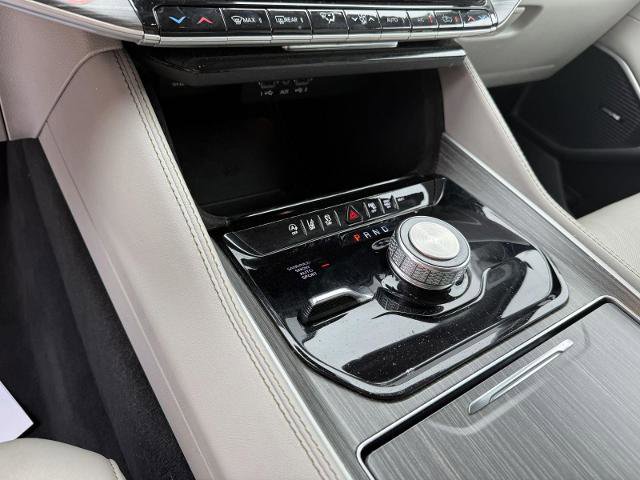 Used 2024 Jeep Wagoneer L Series II w/ Flexible Seating Group AWD/4WD image 24