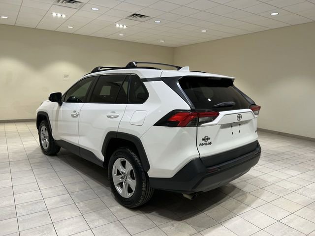 Used 2020 Toyota RAV4 XLE w/ Convenience Package FWD image 3