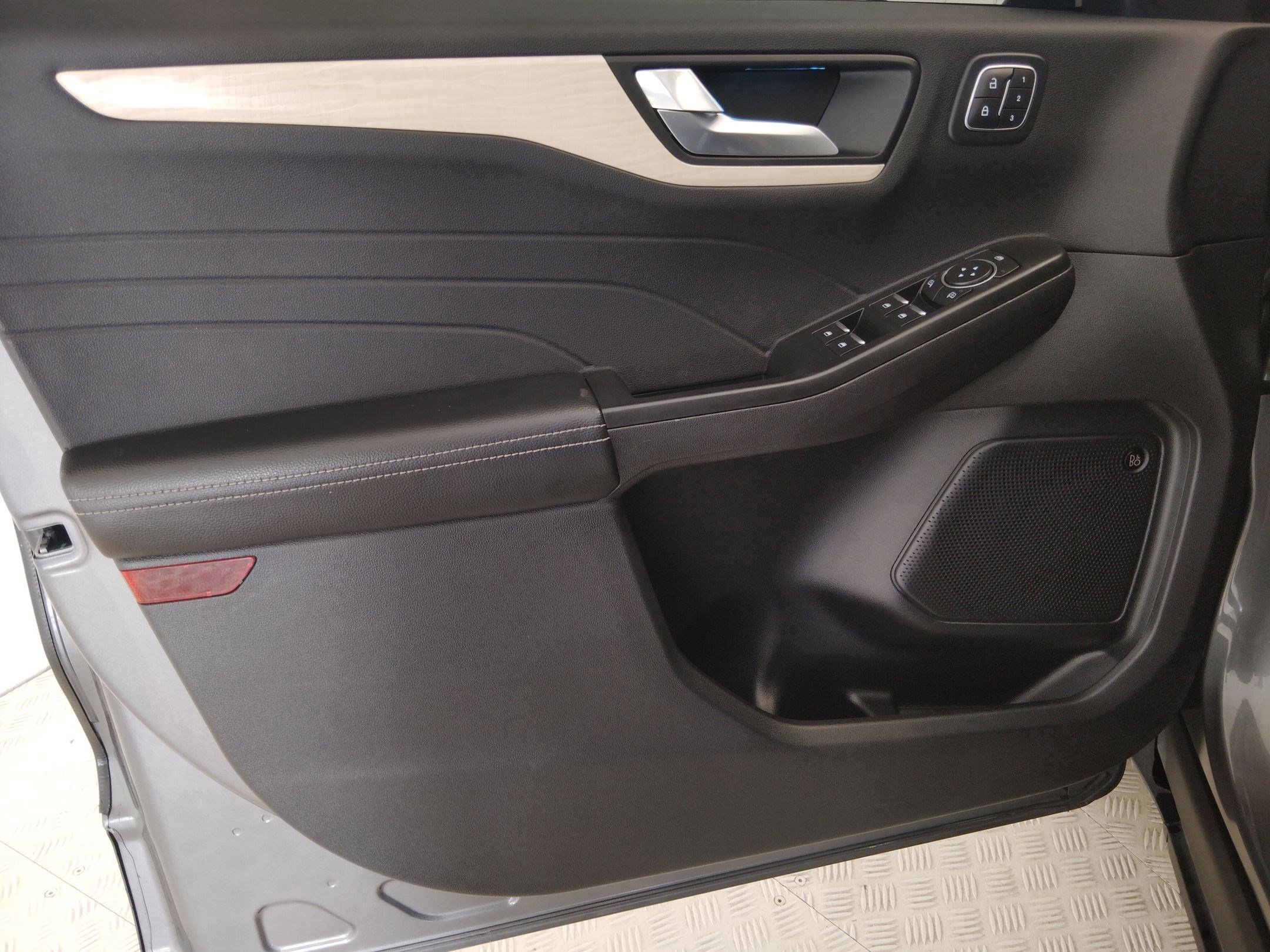 Certified 2022 Ford Escape Titanium w/ Titanium Elite Package image 12