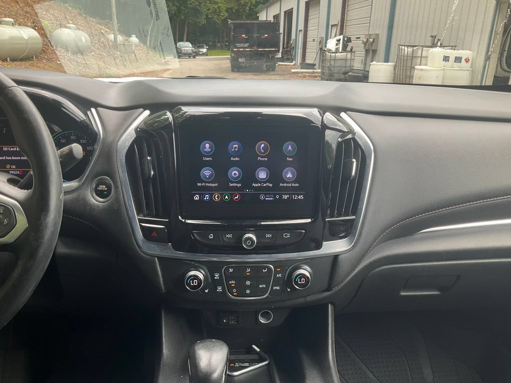 Used 2022 Chevrolet Traverse RS FWD image 19