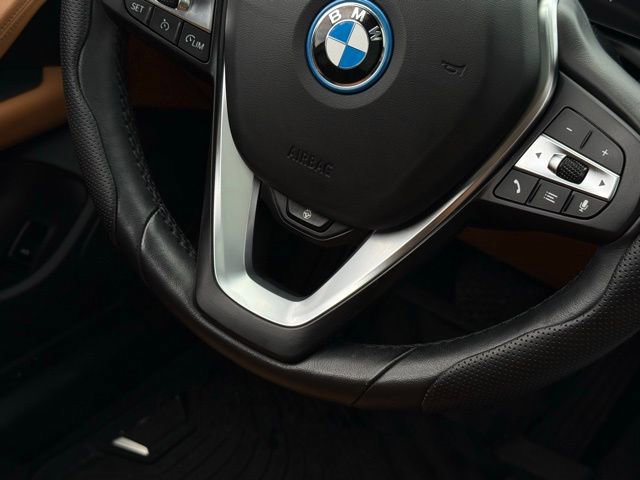 Used 2023 BMW i4 eDrive40 w/ Premium Package image 28