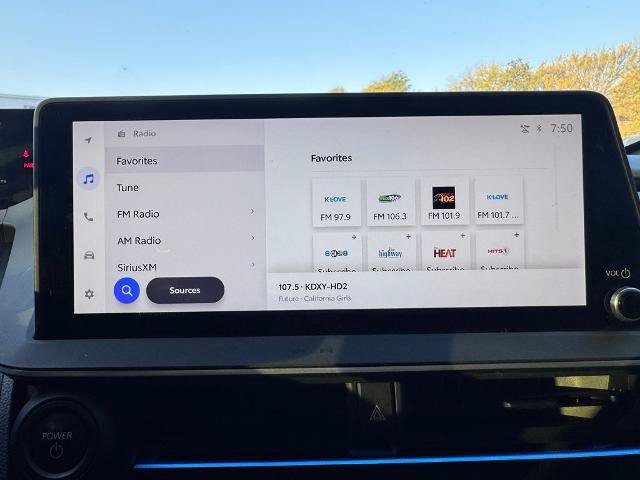 Used 2024 Toyota Prius XLE FWD image 30